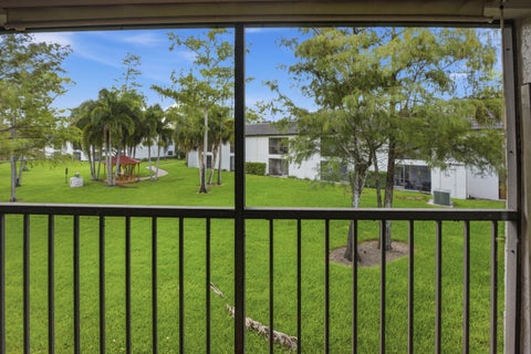 Tiny photo for 711 FOREST CLUB Drive #119, Wellington, FL 33414 (MLS # B26069784)