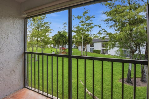 Tiny photo for 711 FOREST CLUB Drive #119, Wellington, FL 33414 (MLS # B26069784)