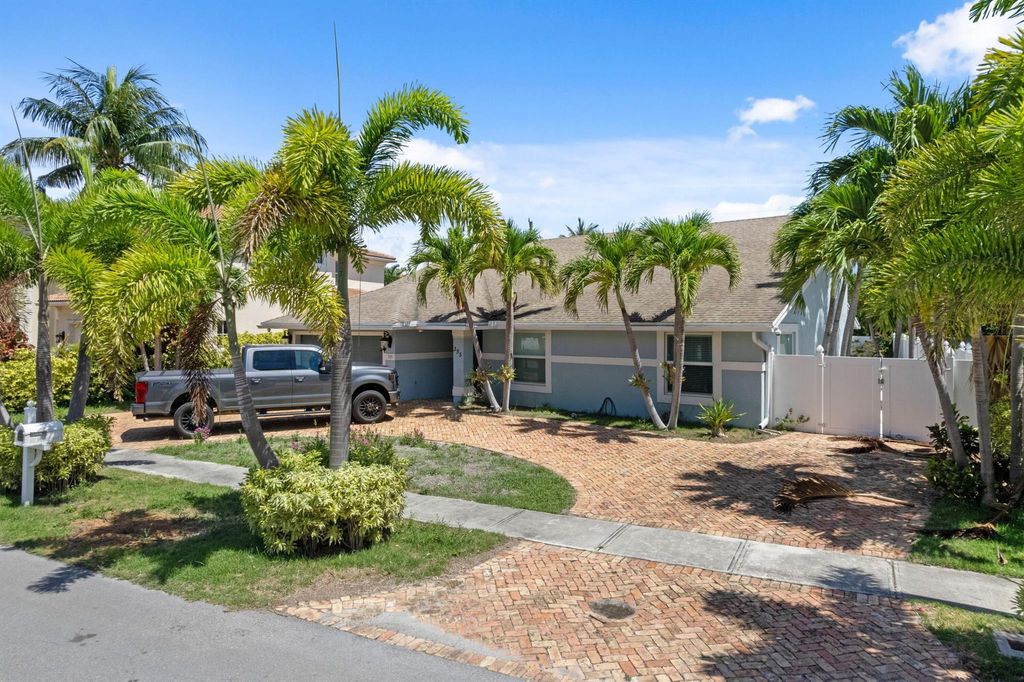 Photo of 355 NE 4th Street, Boca Raton, FL 33432 (MLS # R11105942)