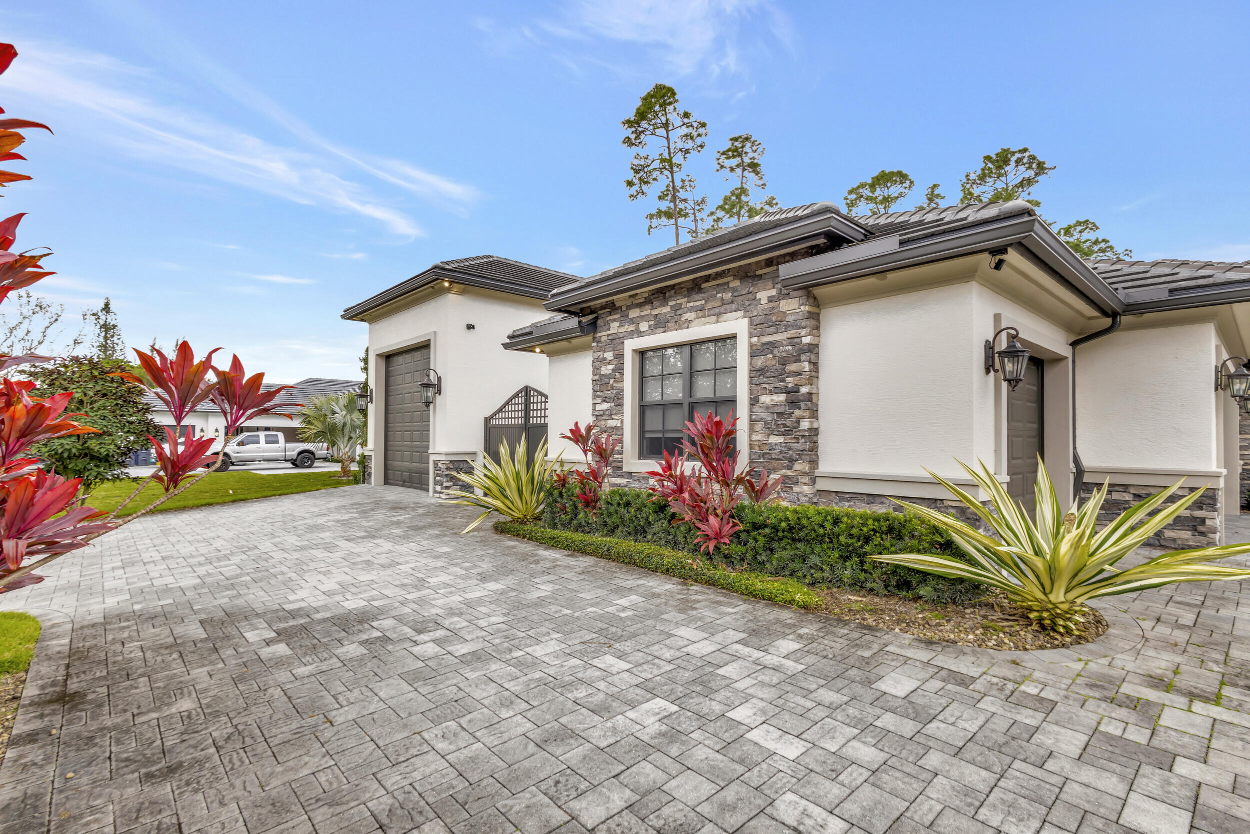 BANYAN LAKES 2 - Residential