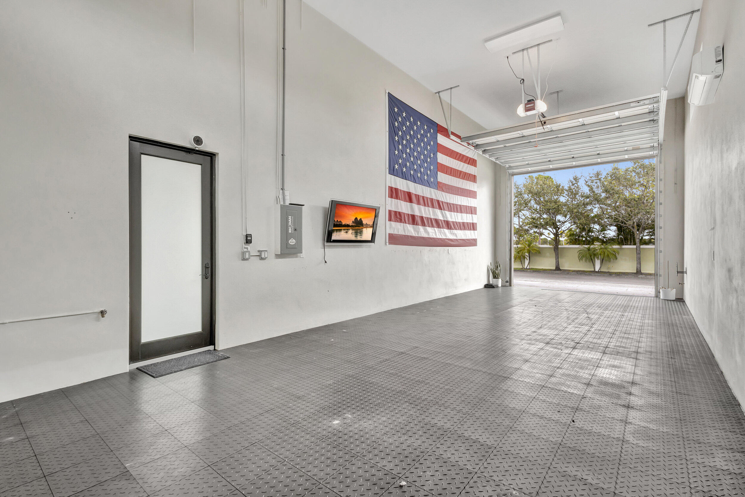 BANYAN LAKES 2 - Residential