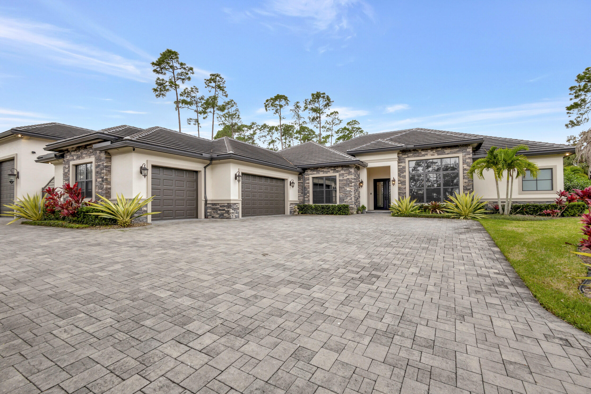 BANYAN LAKES 2 - Residential