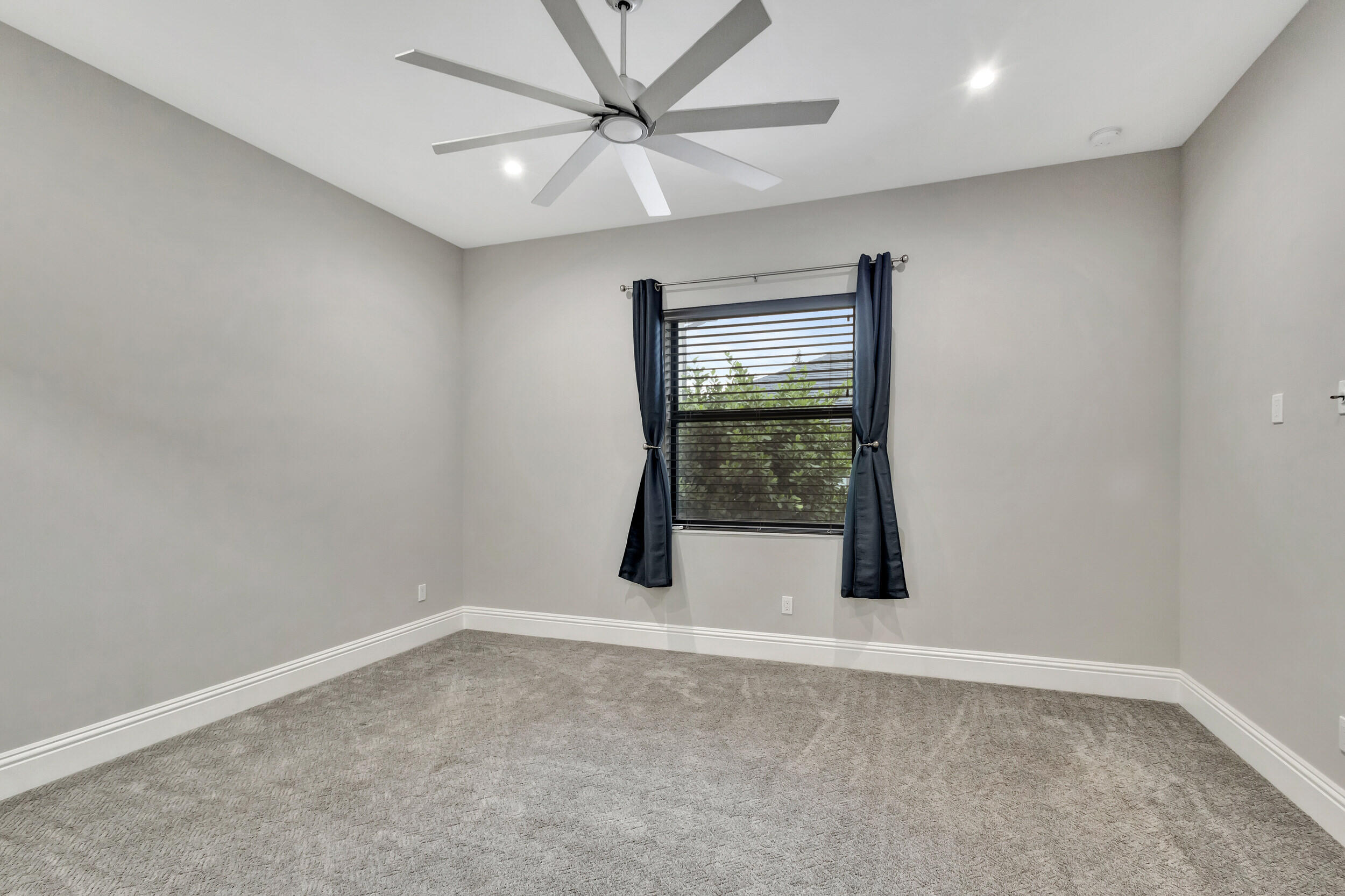 BANYAN LAKES 2 - Residential