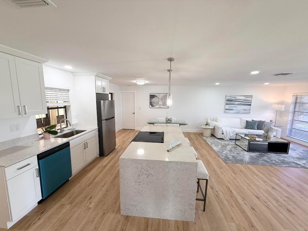 14690 Country Side Ln