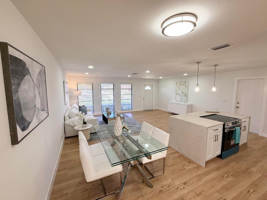 14690 Country Side Ln