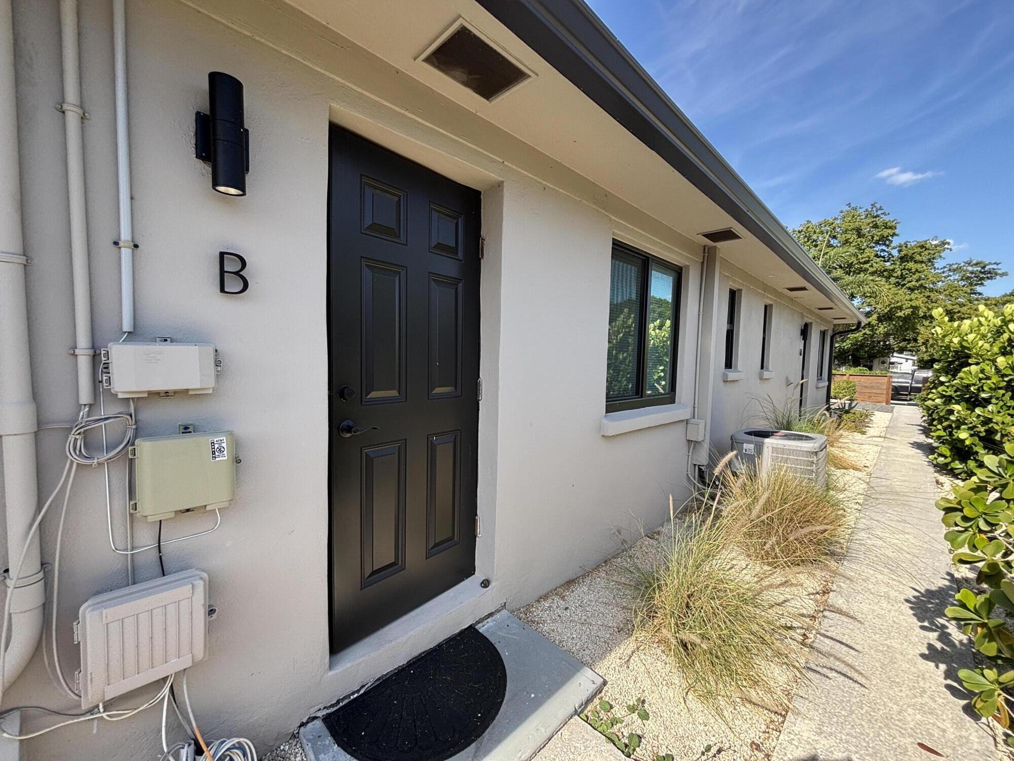 LAKE WORTH TOWN OF - Residential Lease