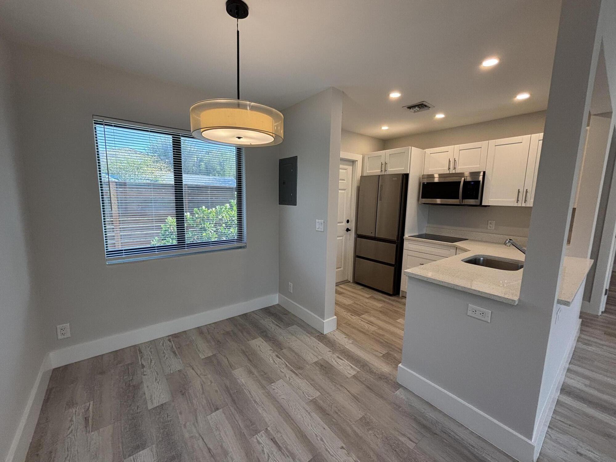 LAKE WORTH TOWN OF - Residential Lease
