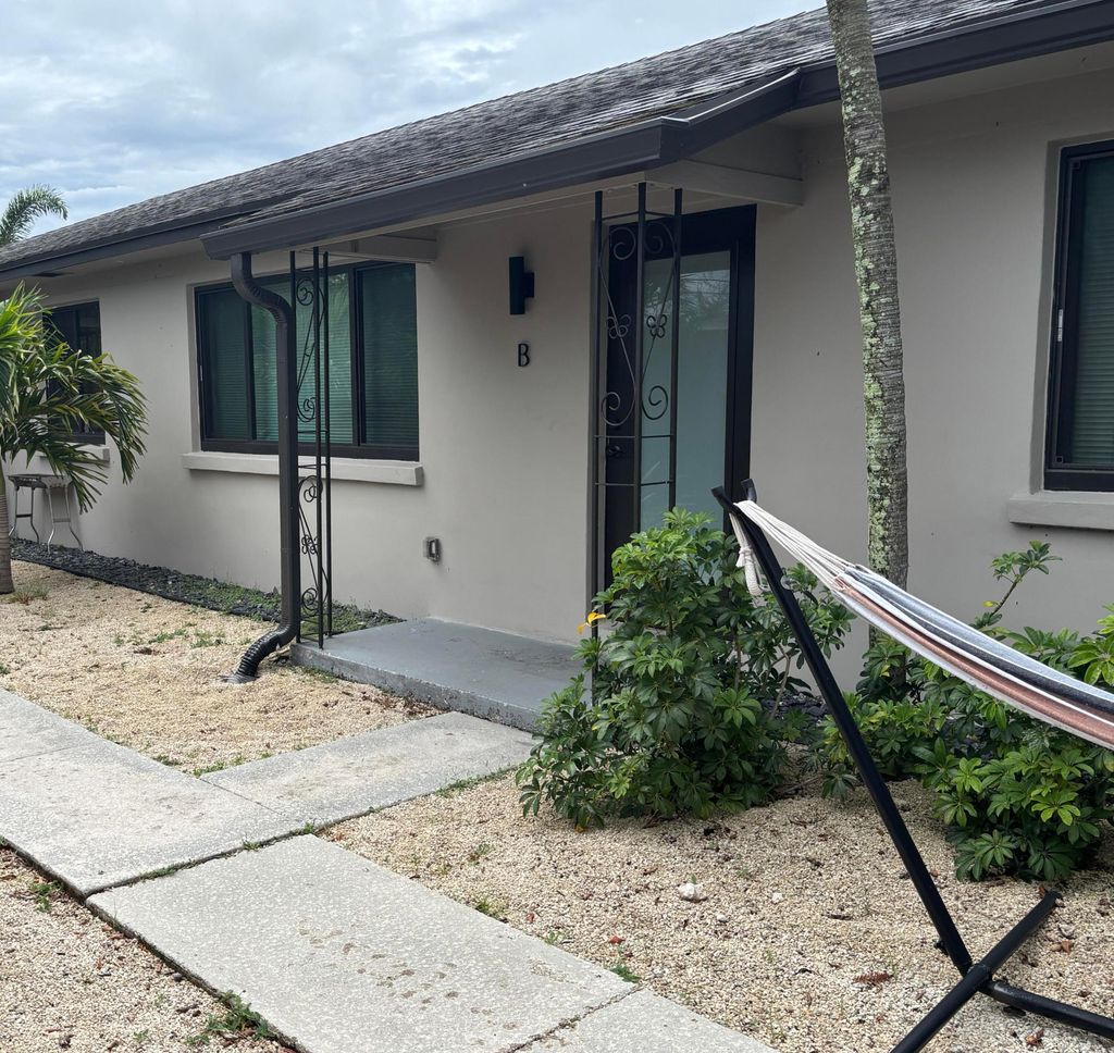 Photo of 927 N L Street #Unit B, Lake Worth Beach, FL 33460 (MLS # B26023559)