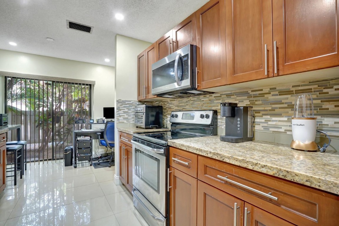Applewood Village III - Residential