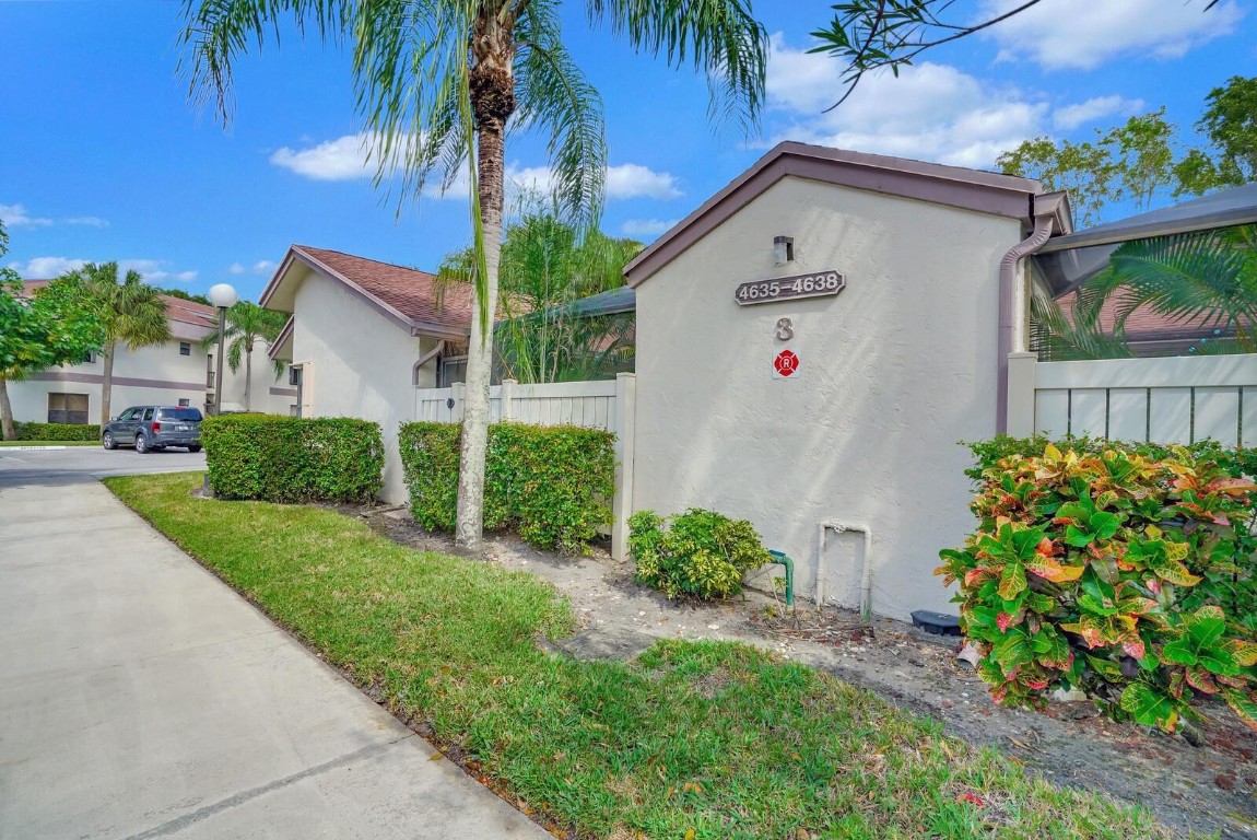 Applewood Village III - Residential