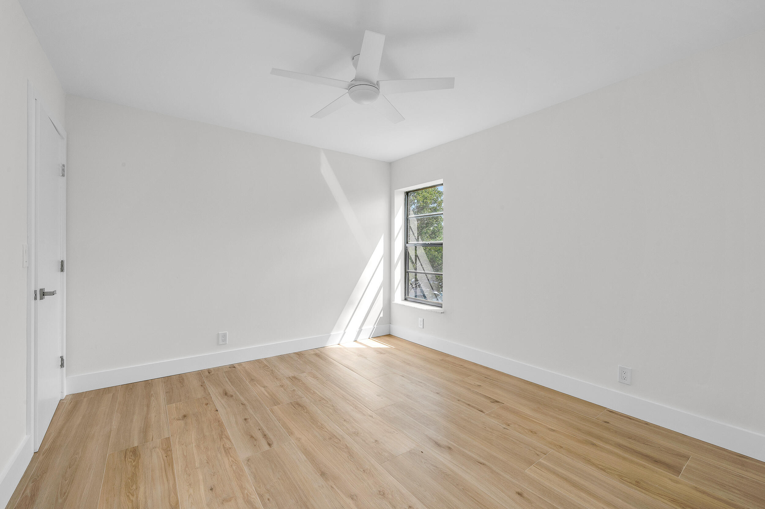 HUNTINGTON LAKES SEC FIVE CONDOS - Residential