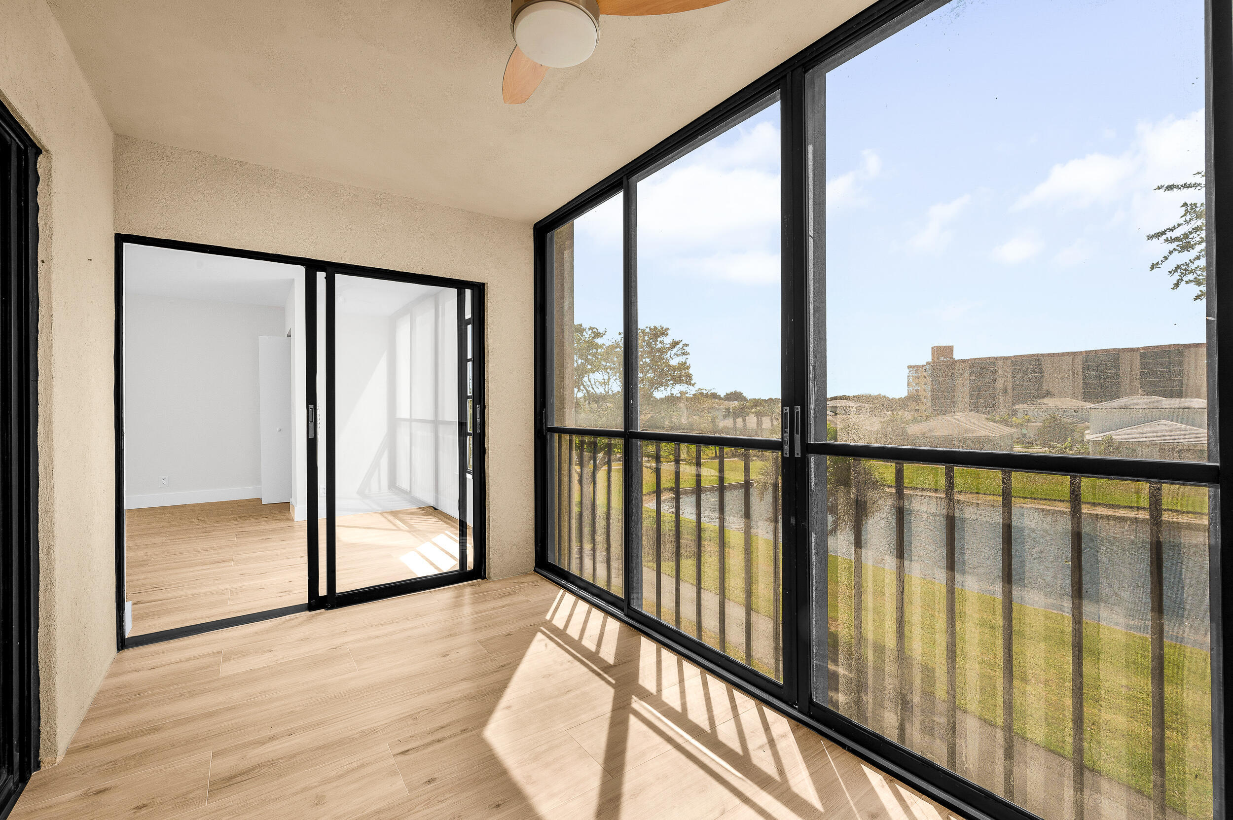 HUNTINGTON LAKES SEC FIVE CONDOS - Residential