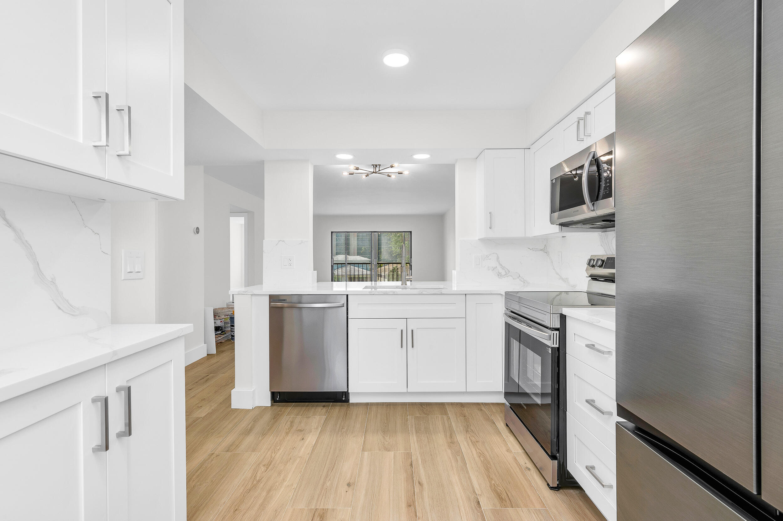 HUNTINGTON LAKES SEC FIVE CONDOS - Residential