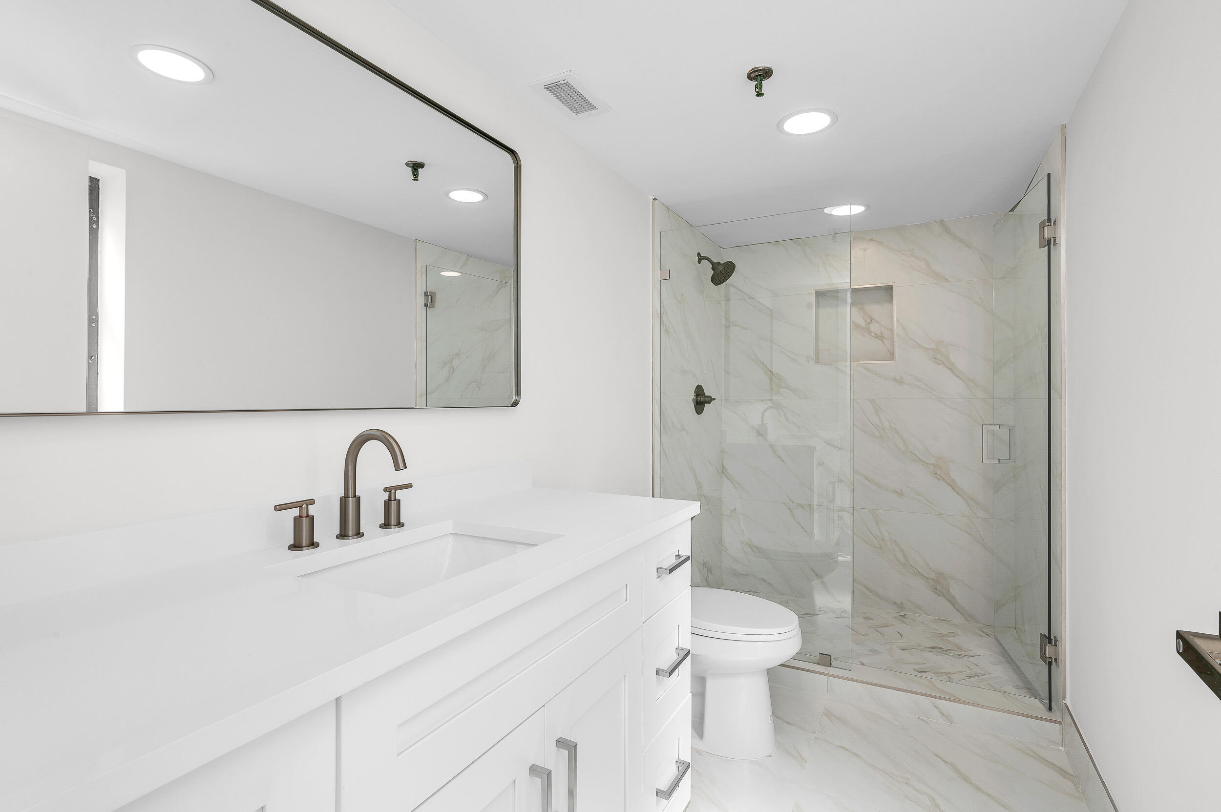 HUNTINGTON LAKES SEC FIVE CONDOS - Residential