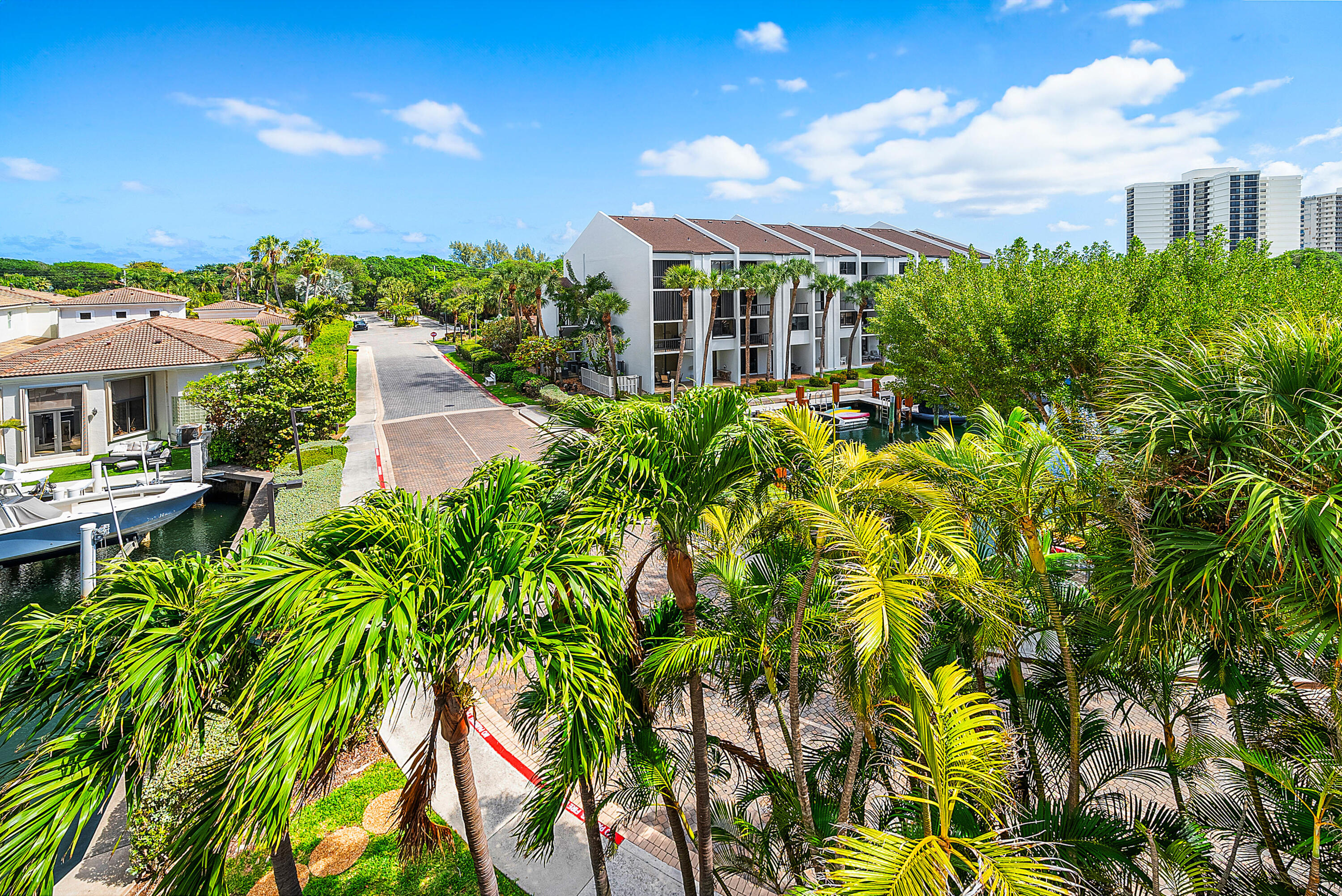 BRAEMAR ISLE - Residential