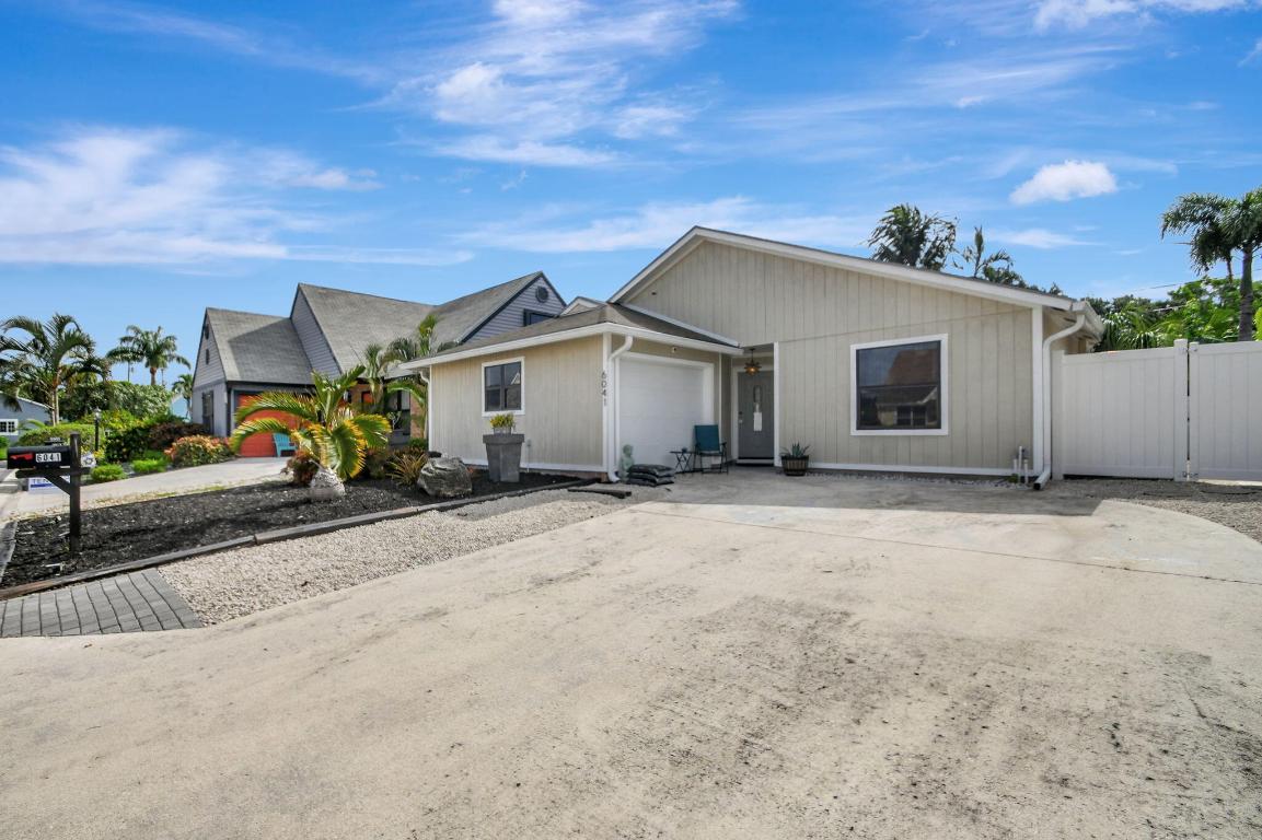 6041 Lace Wood Circle