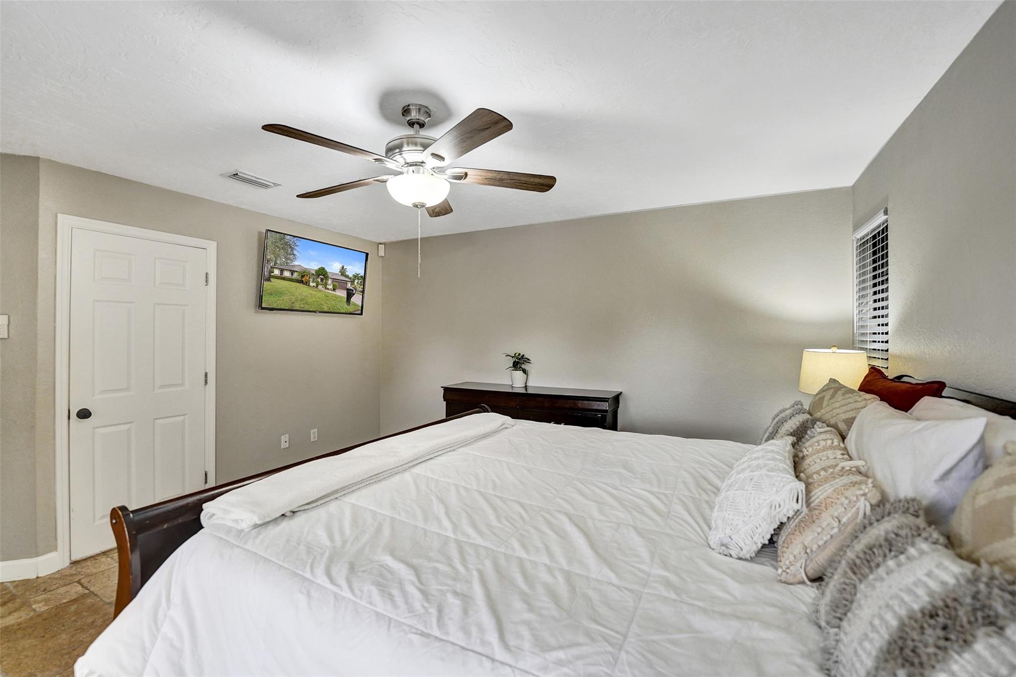 Jacaranda Villas 85-9 B - Residential