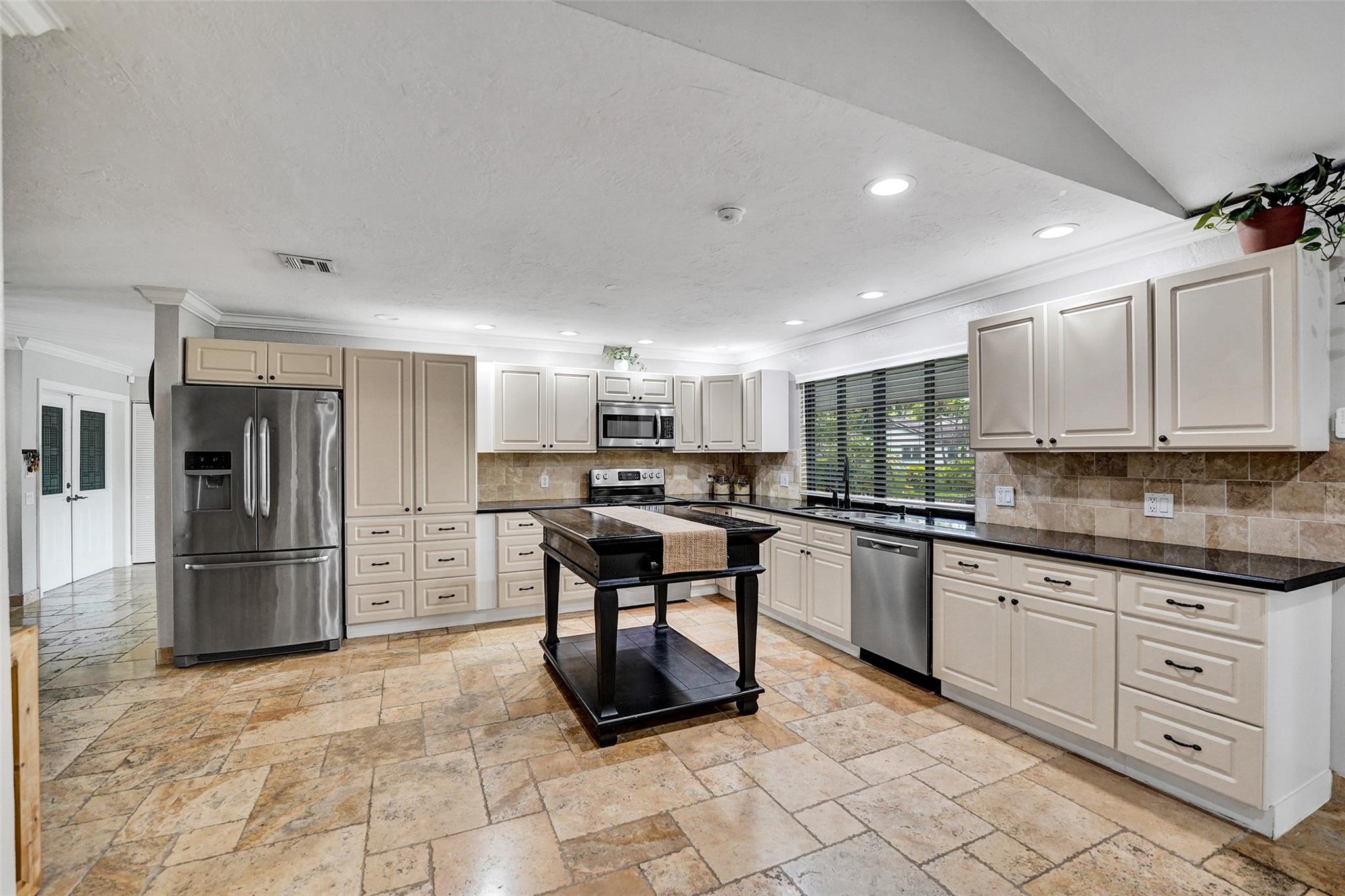 Jacaranda Villas 85-9 B - Residential