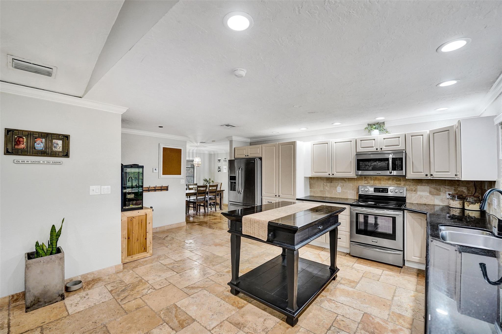 Jacaranda Villas 85-9 B - Residential