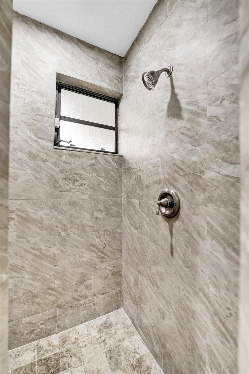 Jacaranda Villas 85-9 B - Residential