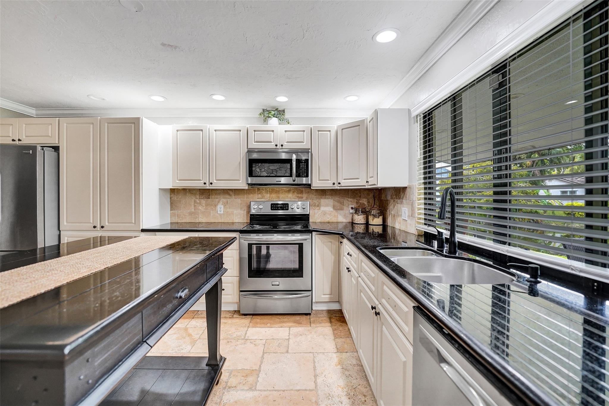 Jacaranda Villas 85-9 B - Residential