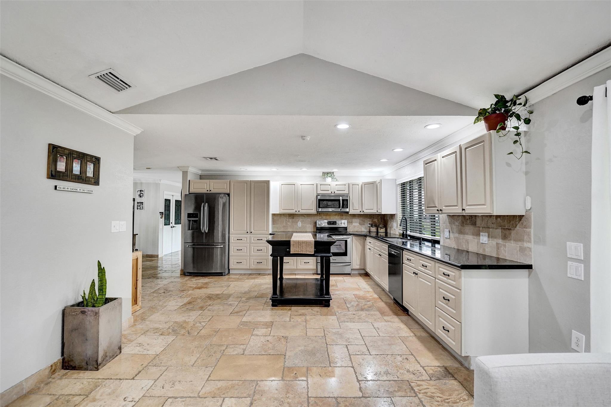 Jacaranda Villas 85-9 B - Residential