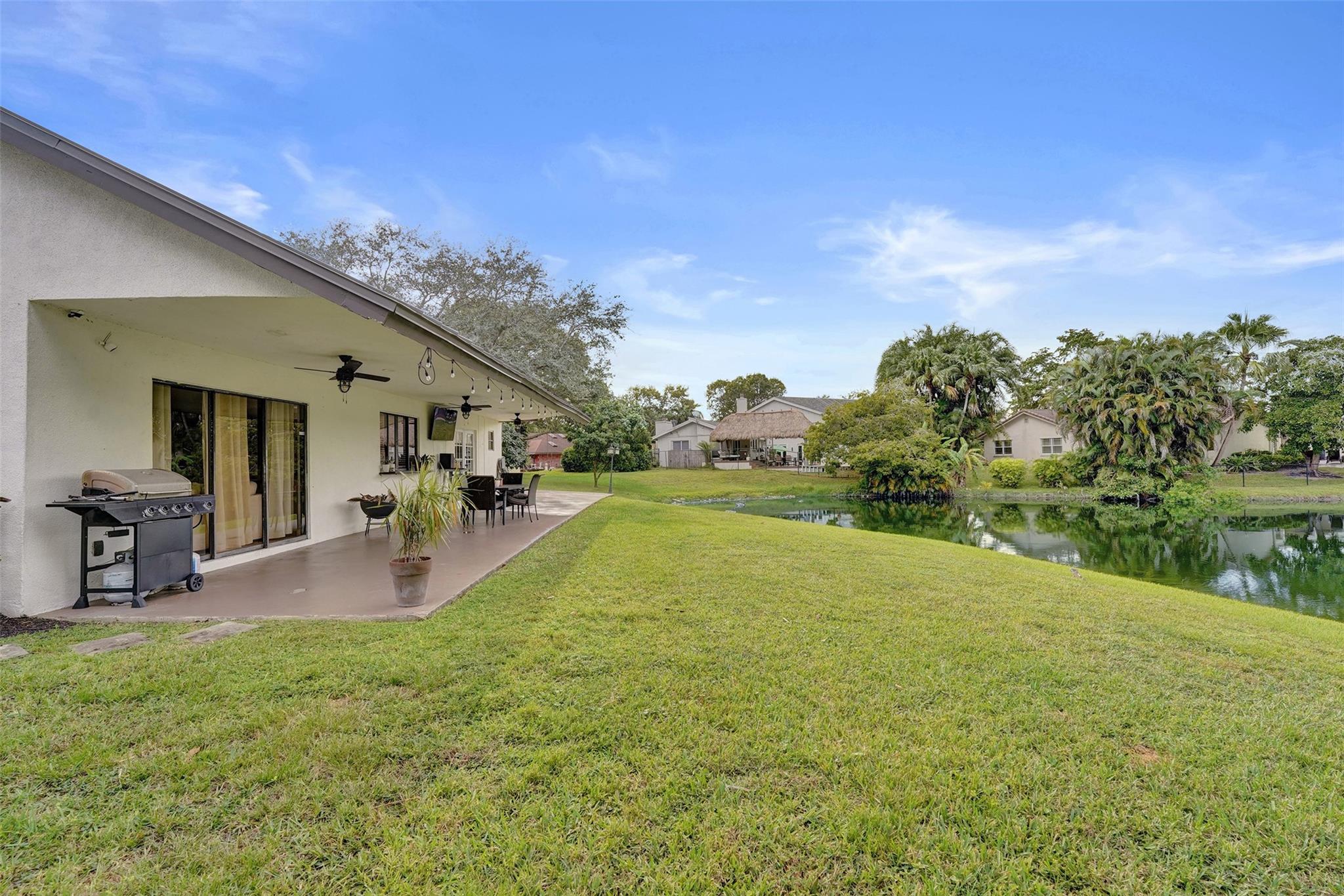 Jacaranda Villas 85-9 B - Residential