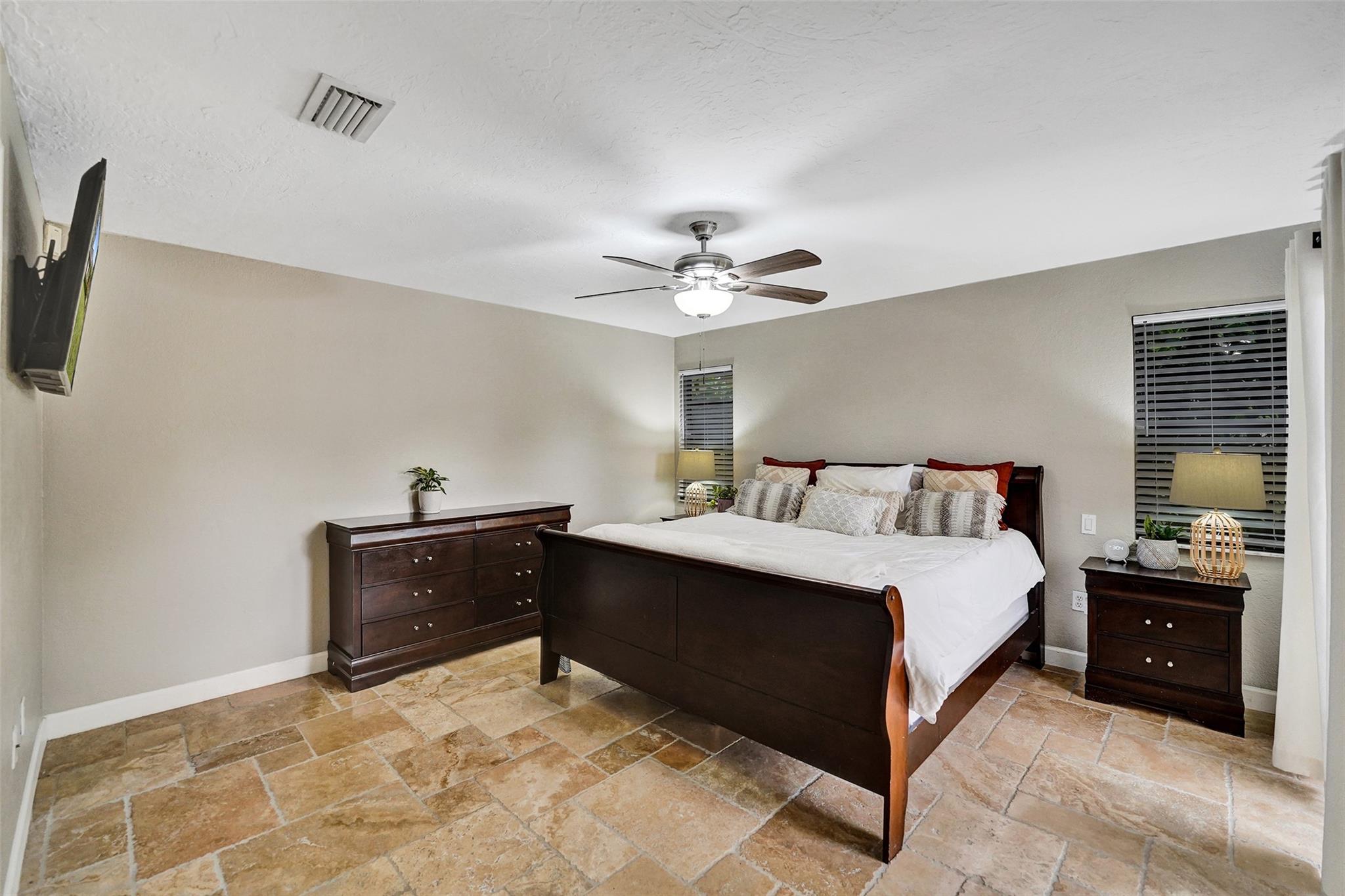 Jacaranda Villas 85-9 B - Residential