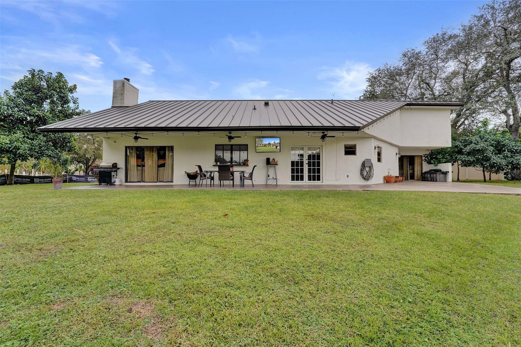 Jacaranda Villas 85-9 B - Residential