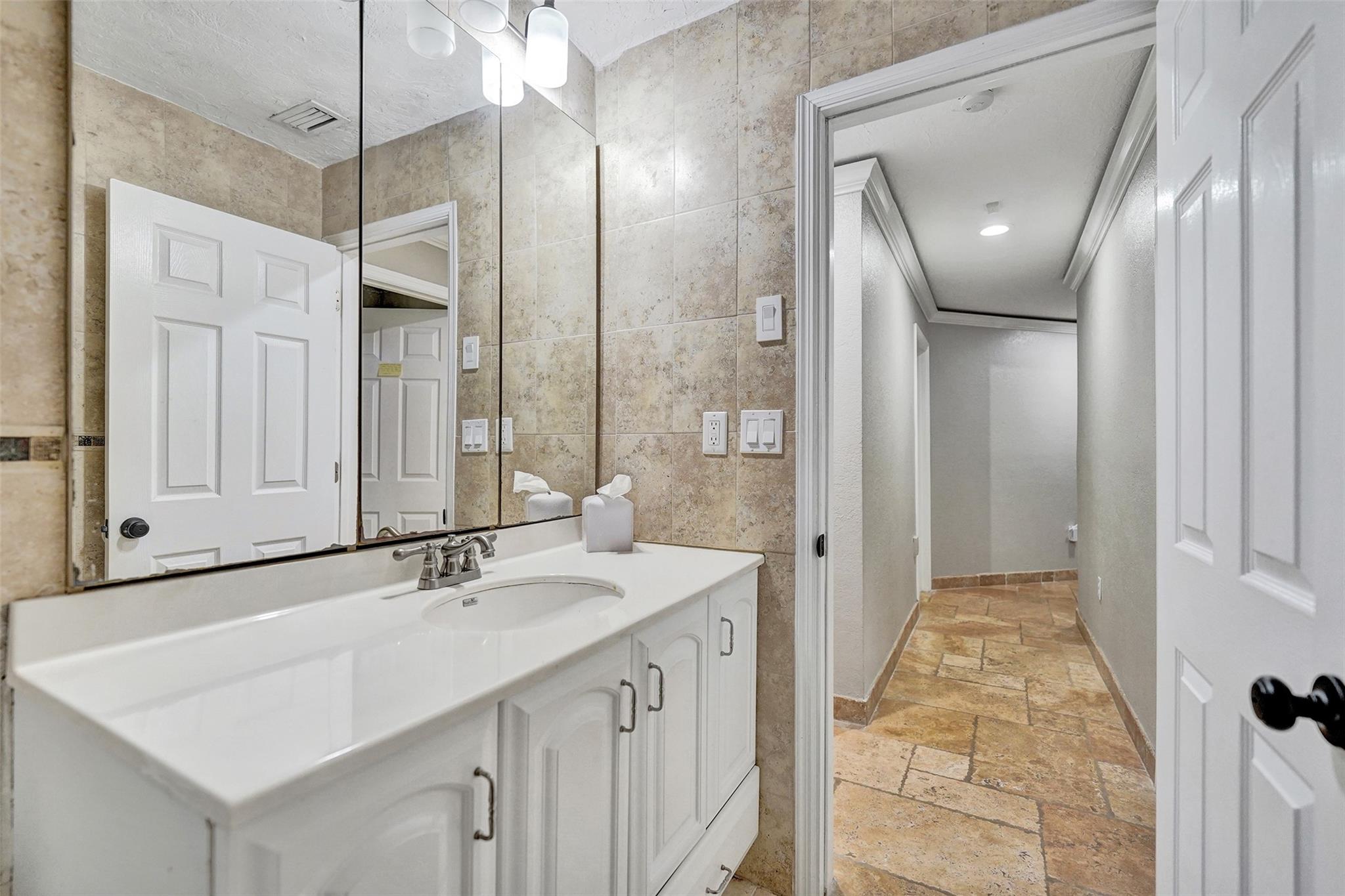 Jacaranda Villas 85-9 B - Residential