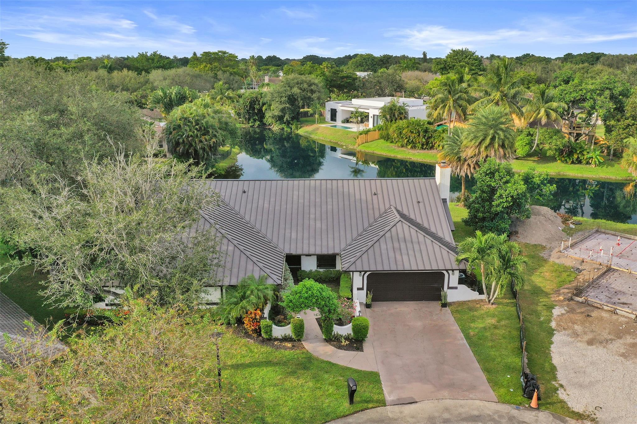 Jacaranda Villas 85-9 B - Residential