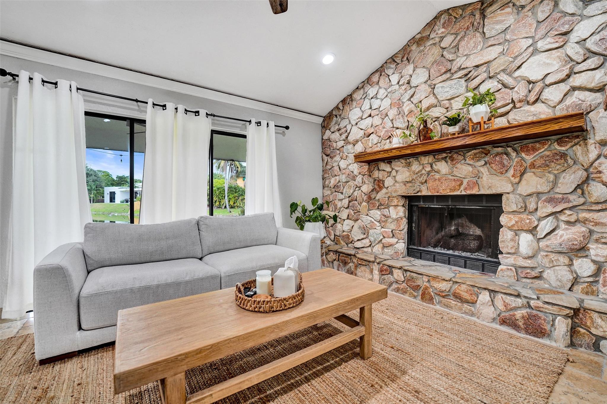 Jacaranda Villas 85-9 B - Residential