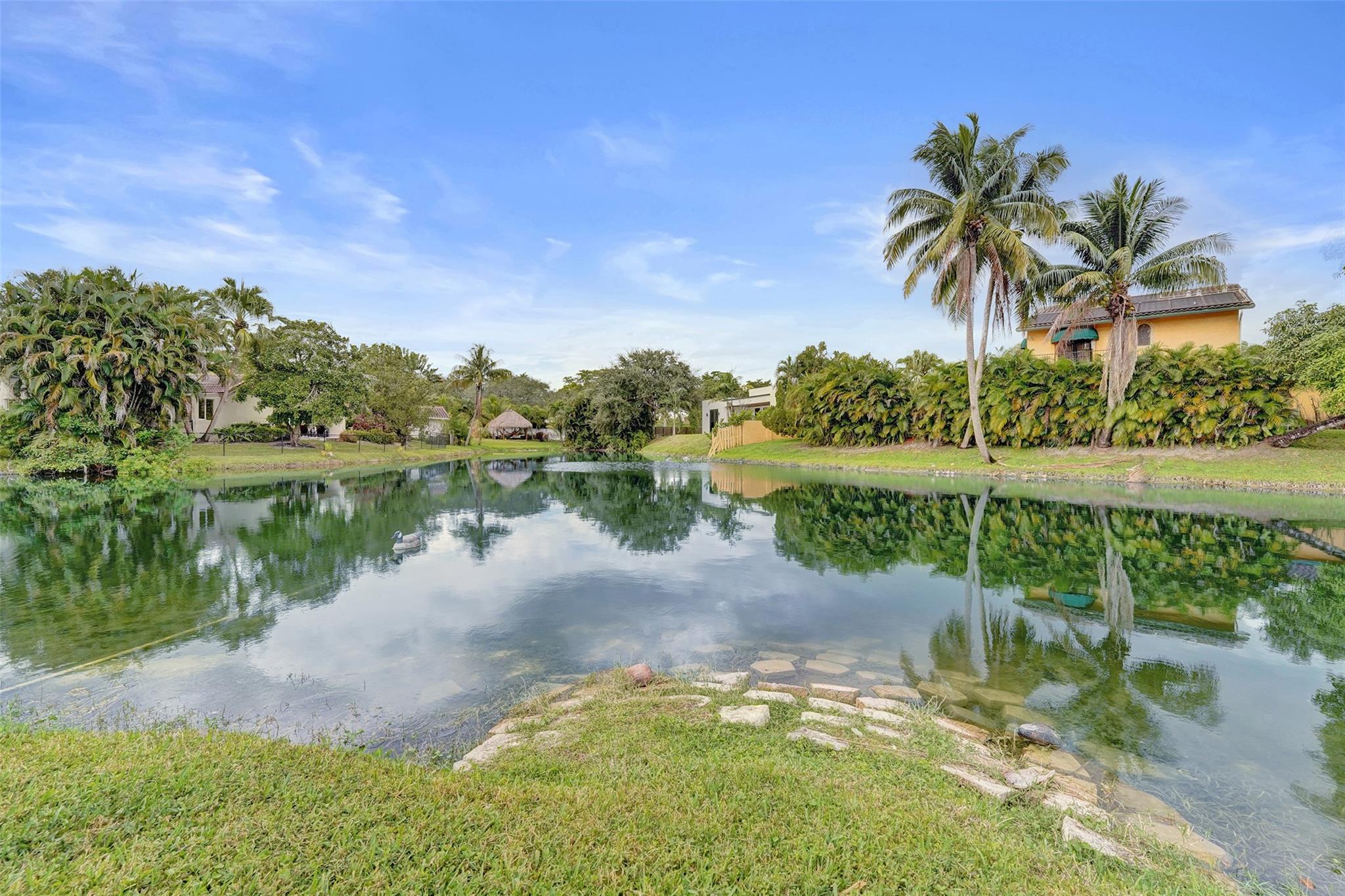 Jacaranda Villas 85-9 B - Residential