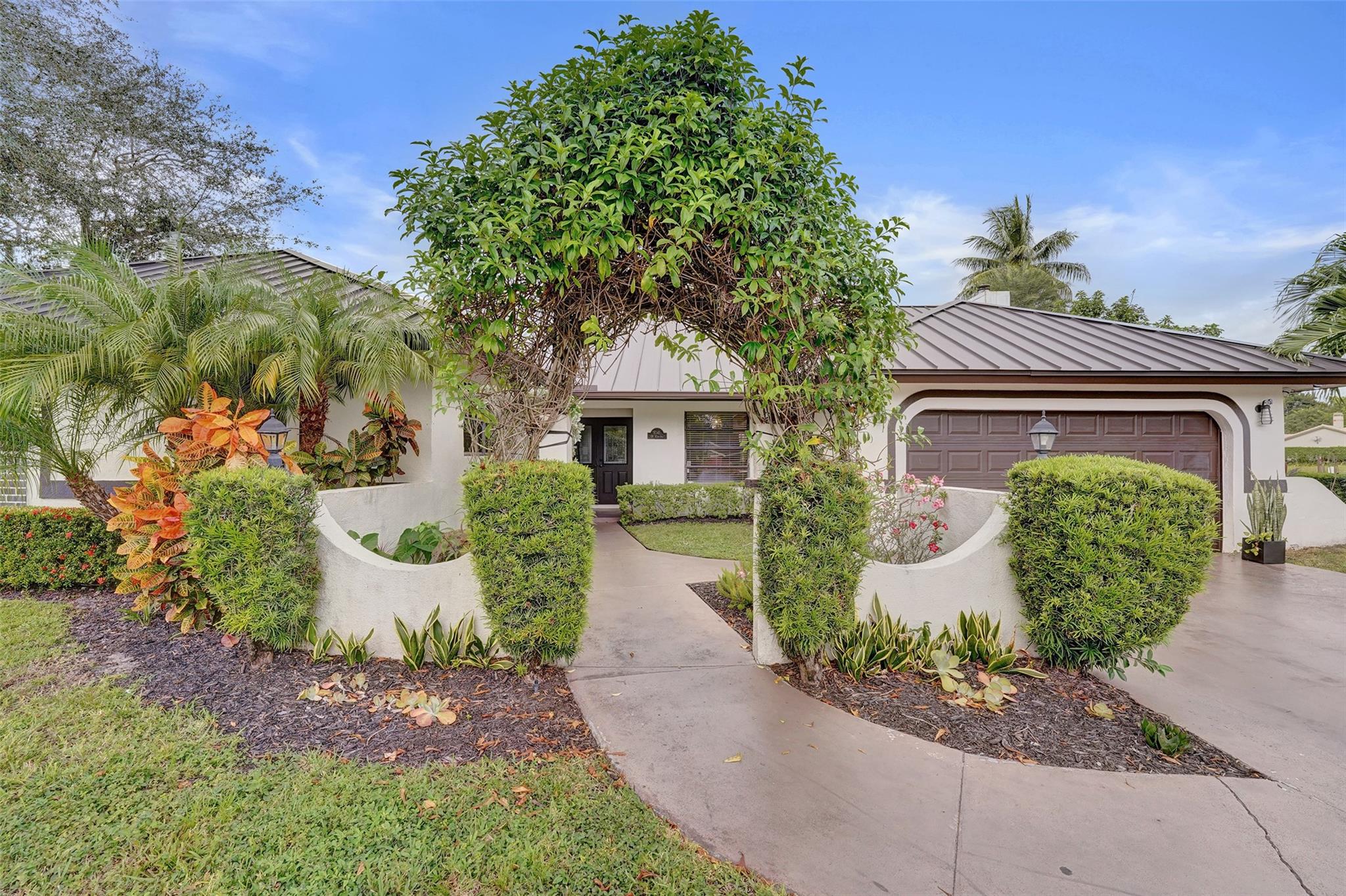 Jacaranda Villas 85-9 B - Residential