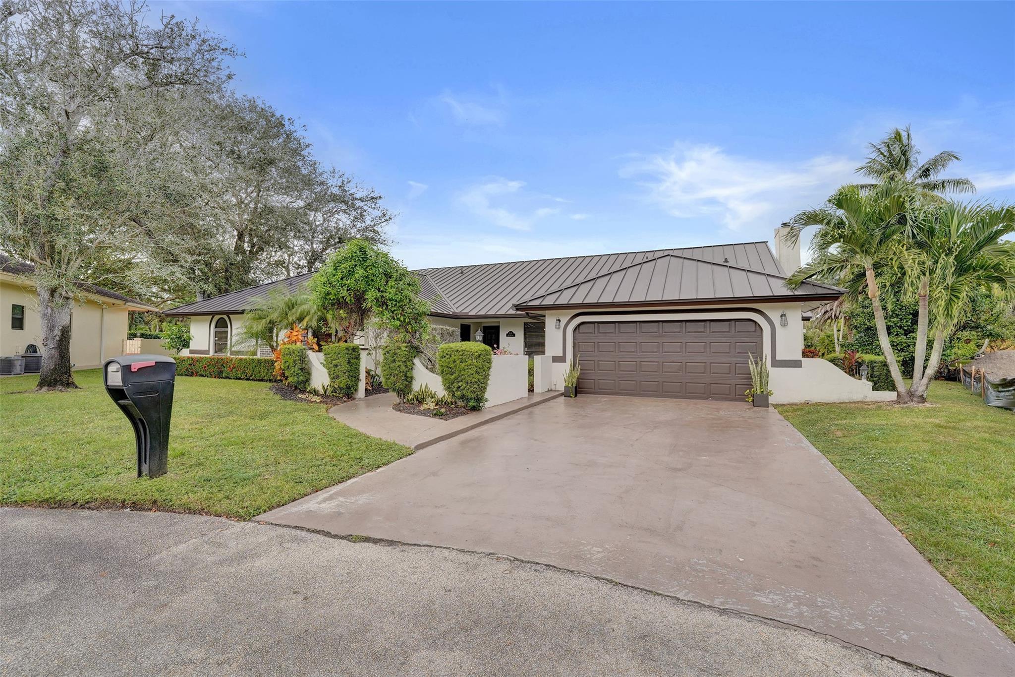 Jacaranda Villas 85-9 B - Residential