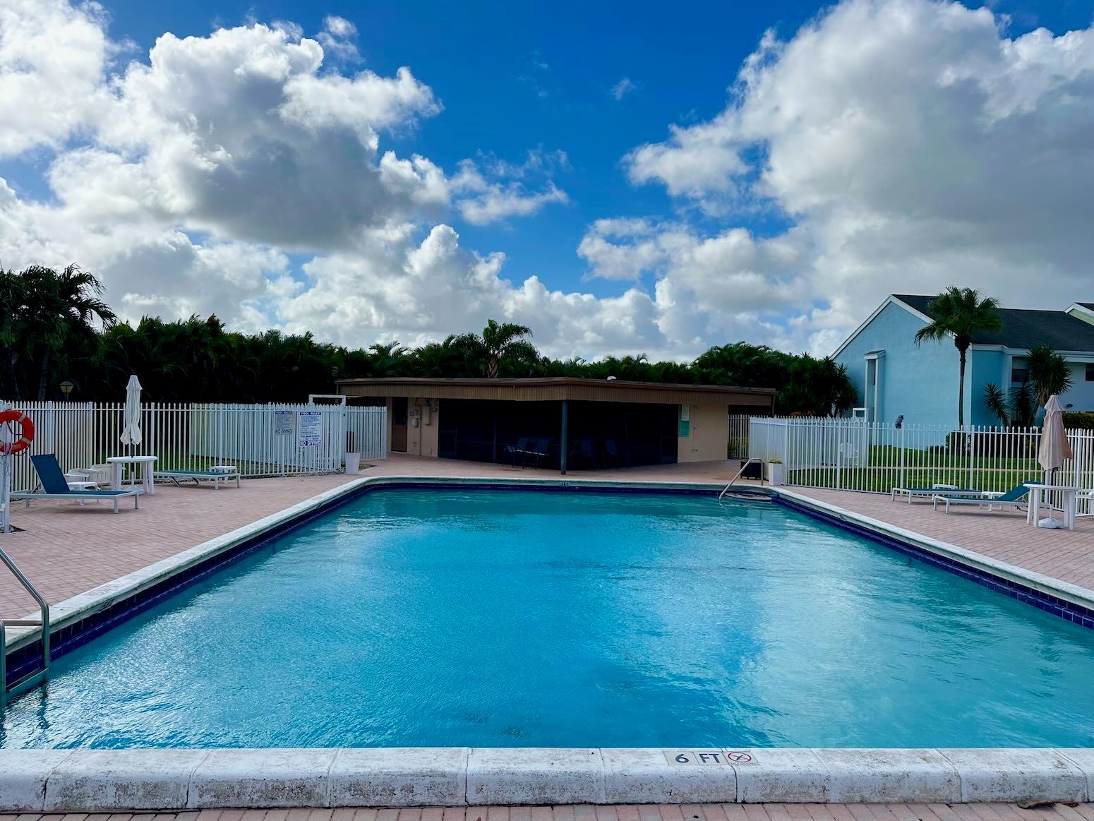 Boca Dunes bldg 7 - Residential