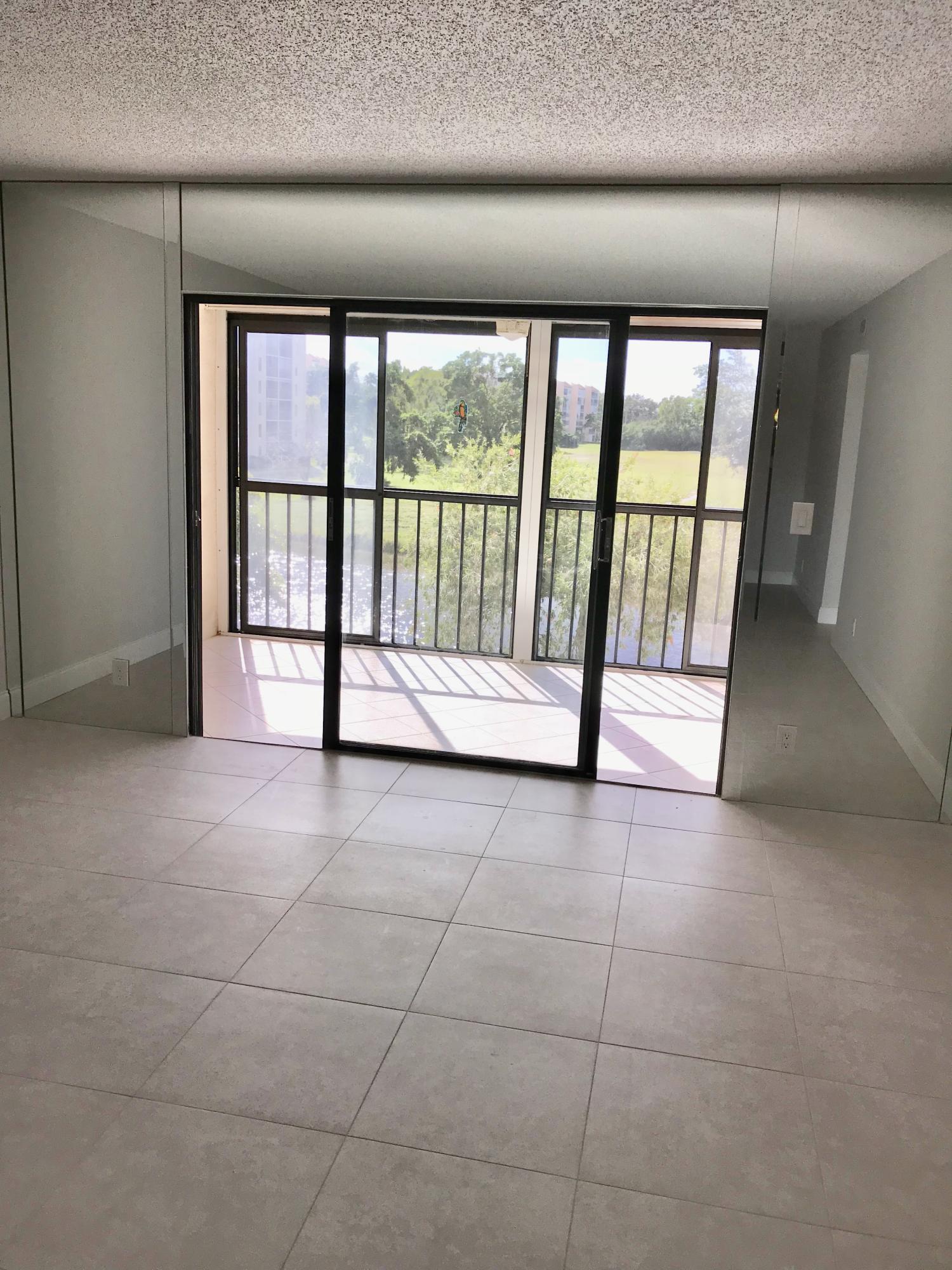 HUNTINGTON LAKES SEC TWO CONDOS - Residential