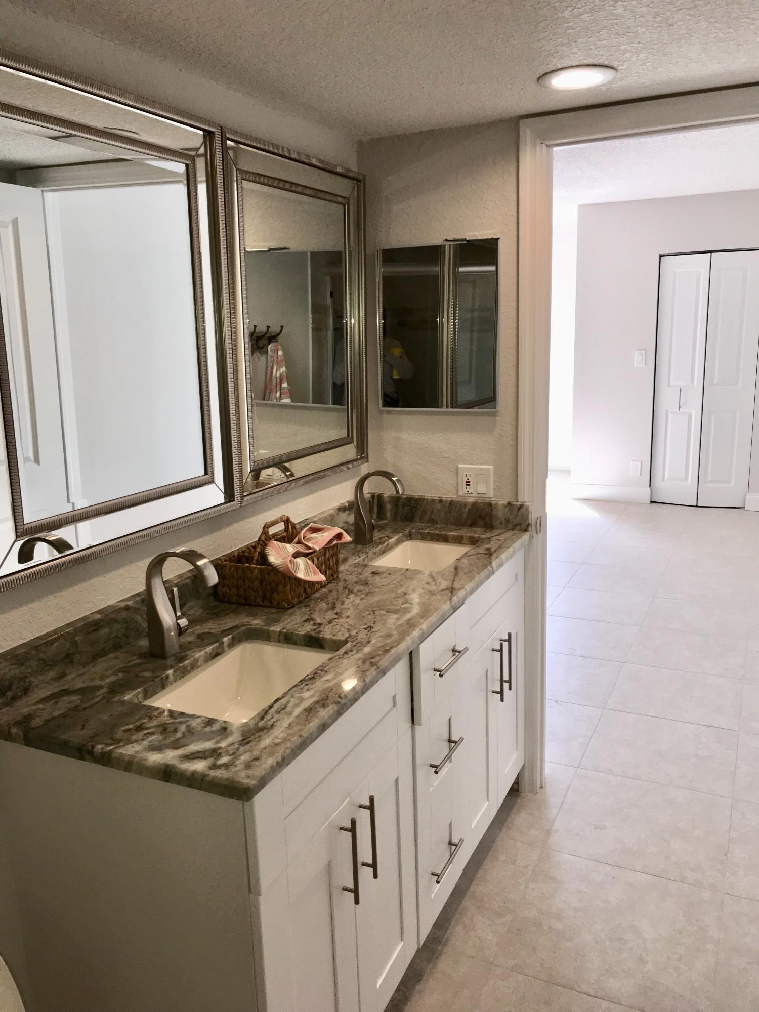 HUNTINGTON LAKES SEC TWO CONDOS - Residential