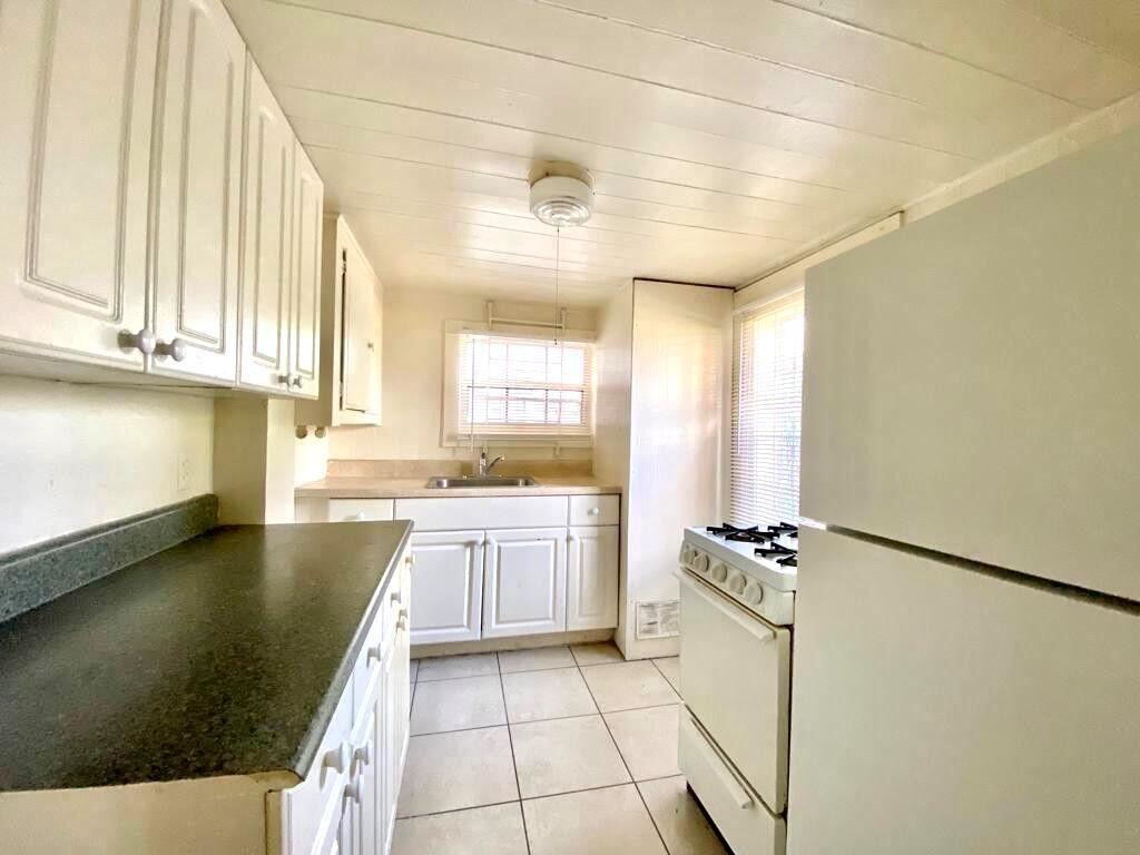 BETHESDA PARK - Residential Lease