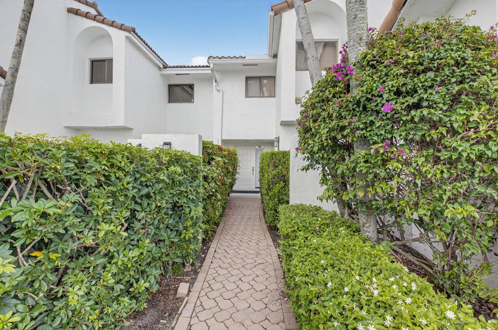 Photo of 19629 Bay Cove Drive, Boca Raton, FL 33434 (MLS # R11147260)