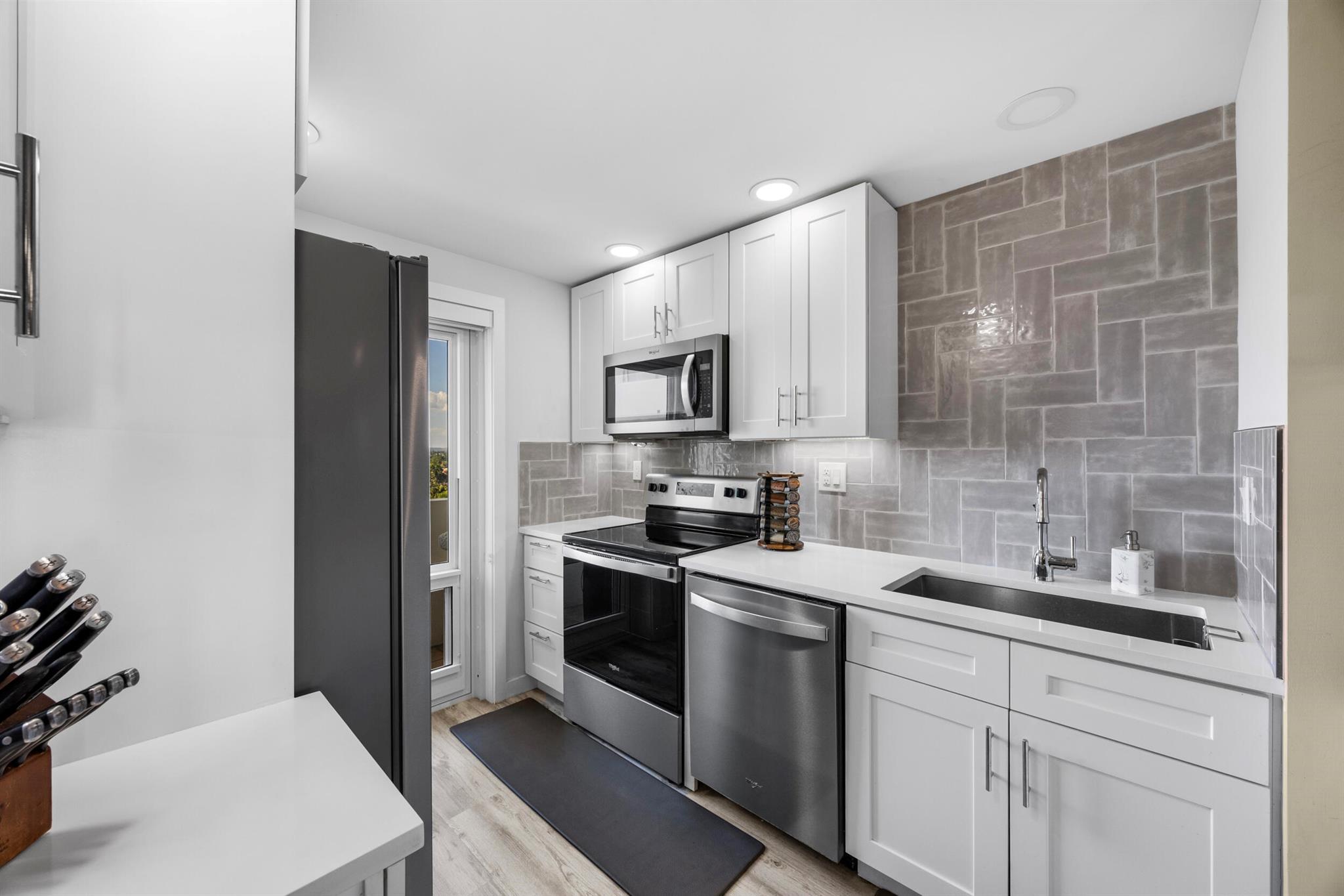 TIFFANY GARDENS WEST COND - Residential