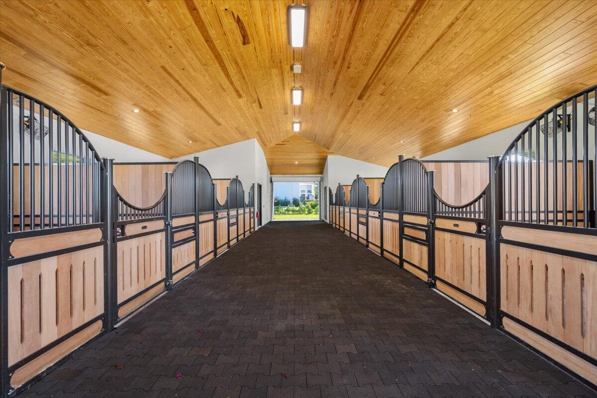 PALM BEACH POINT - Residential