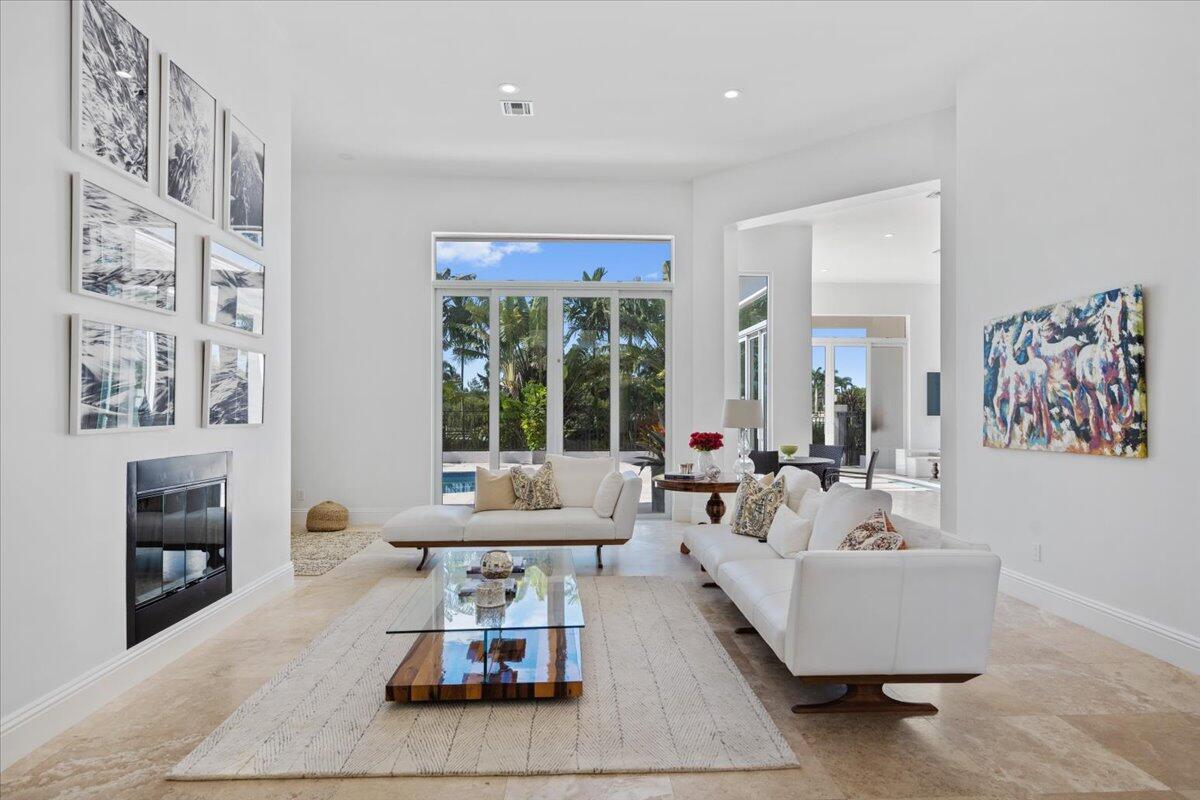 PALM BEACH POINT - Residential