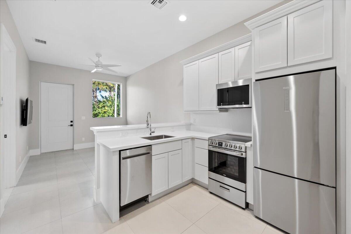PALM BEACH POINT - Residential