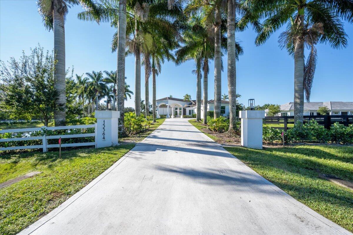 PALM BEACH POINT - Residential