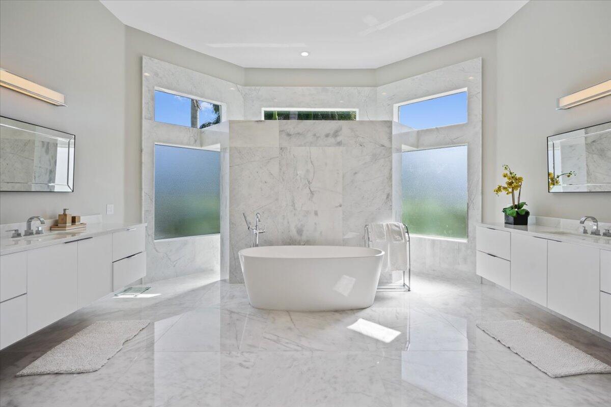PALM BEACH POINT - Residential