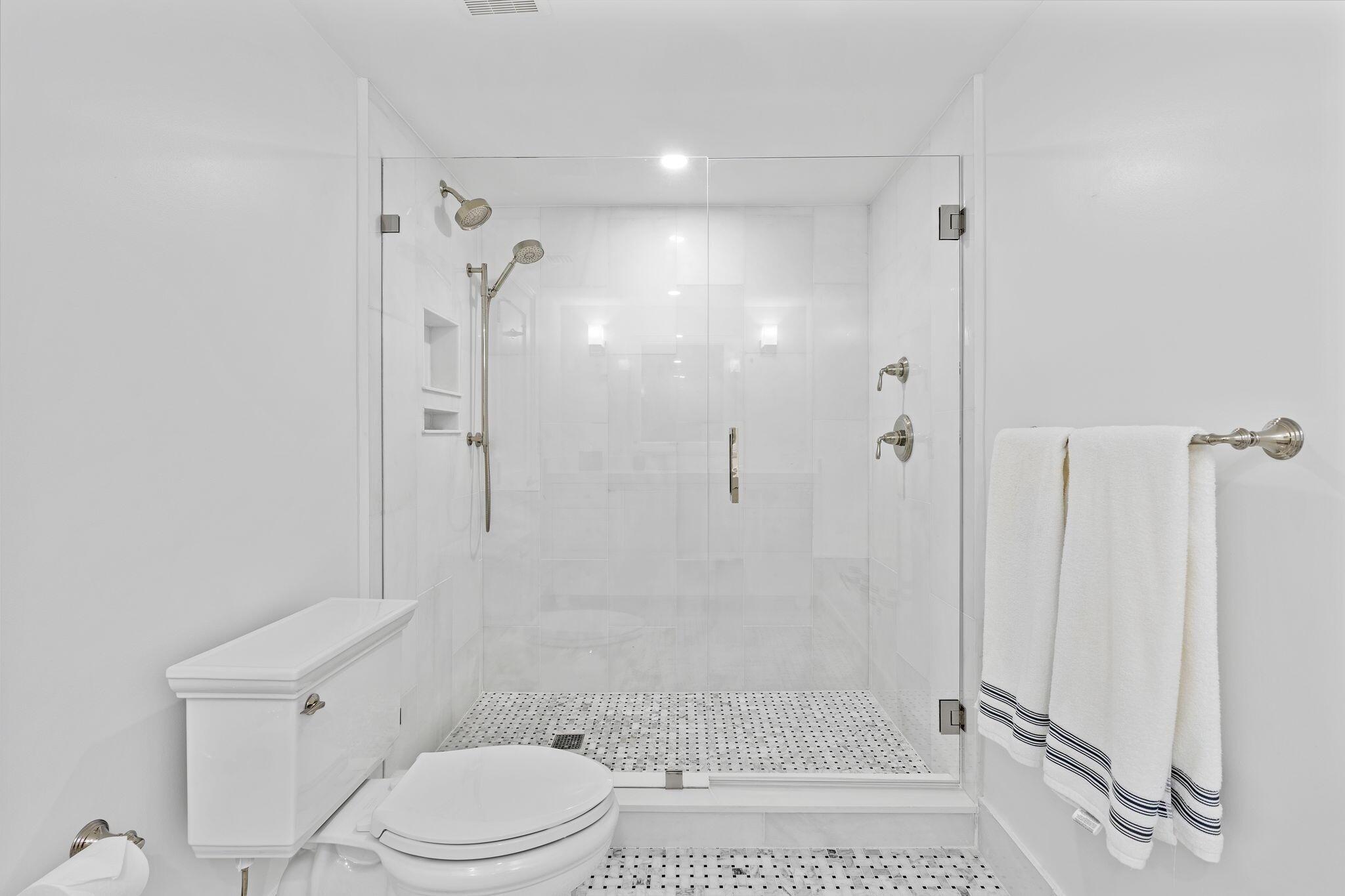 TWO THOUSAND CONDO - Residential