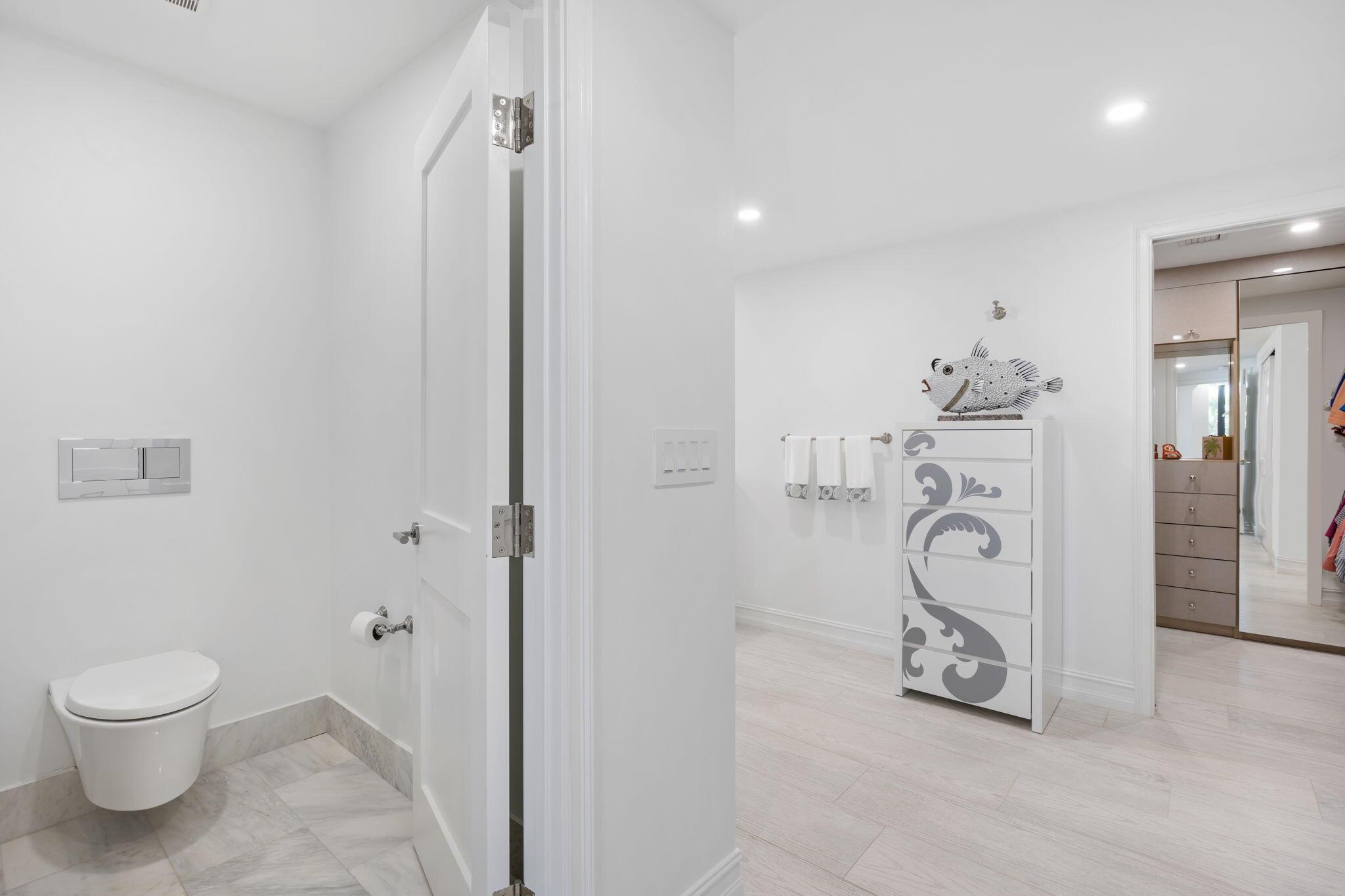 TWO THOUSAND CONDO - Residential