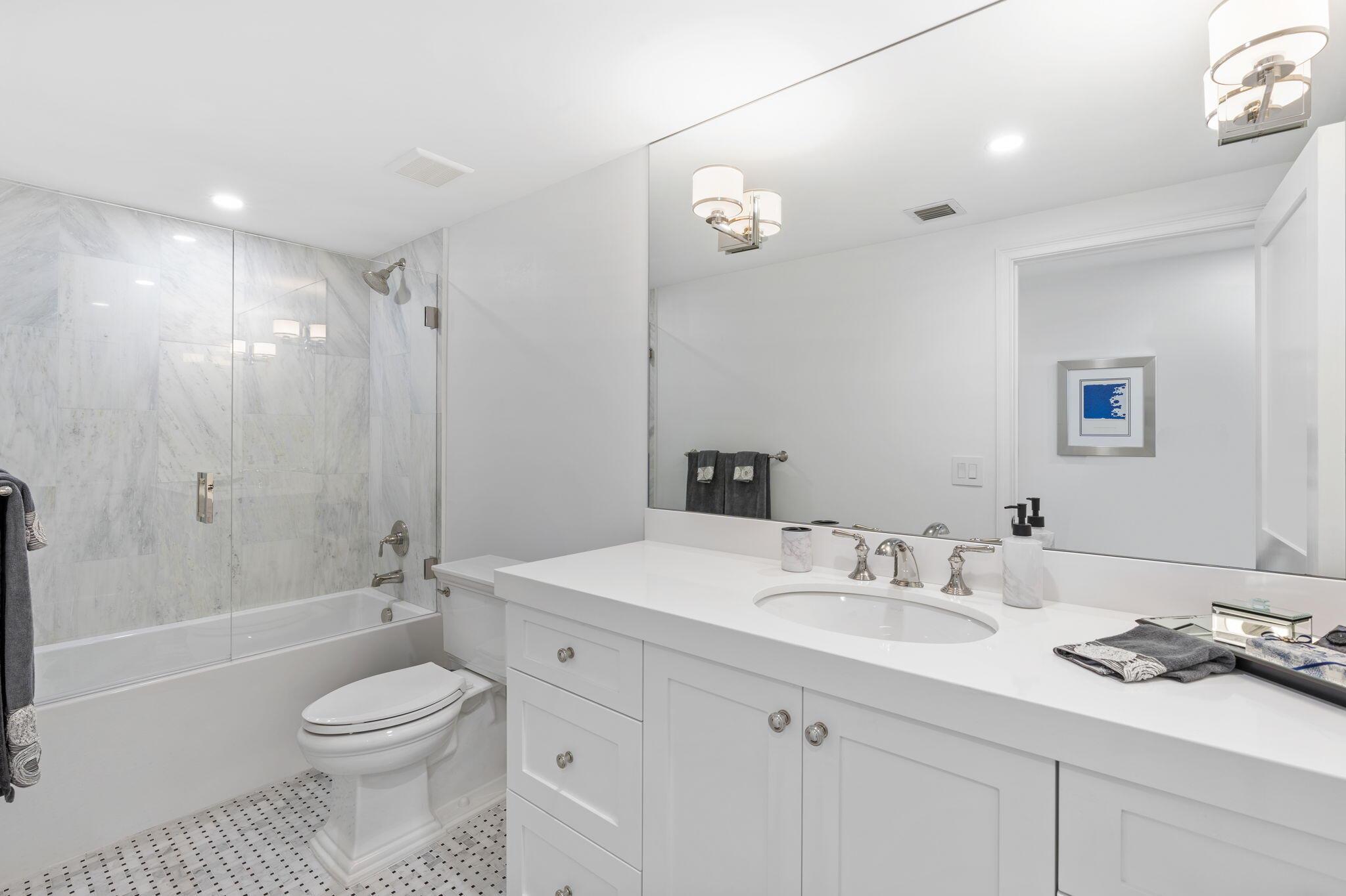 TWO THOUSAND CONDO - Residential