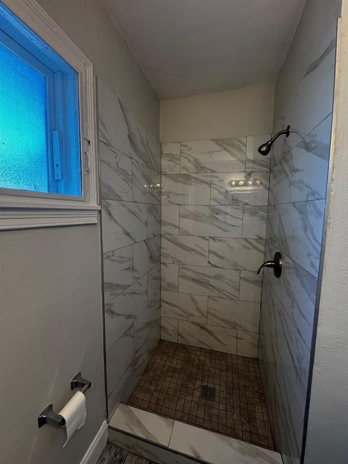 LA HACIENDA DELRAY - Residential Lease